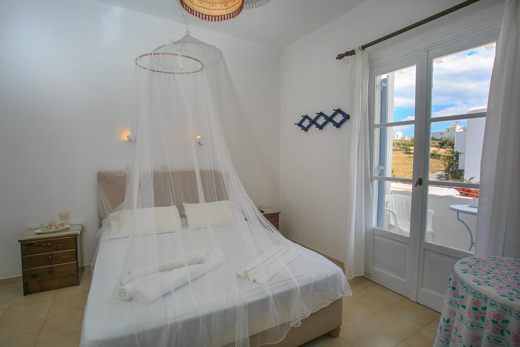 Paros Rita Studios Piso Livadi Pokój zdjęcie